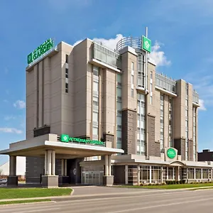 4* Отель Wyndham Garden Fallsview
