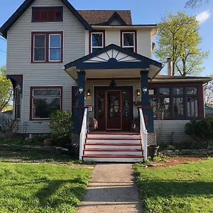 Bed & Breakfast Blue Gables, Niagara Falls
