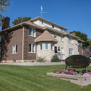 לינה וארוחת בוקר Butterfly Manor, מפלי הניאגרה