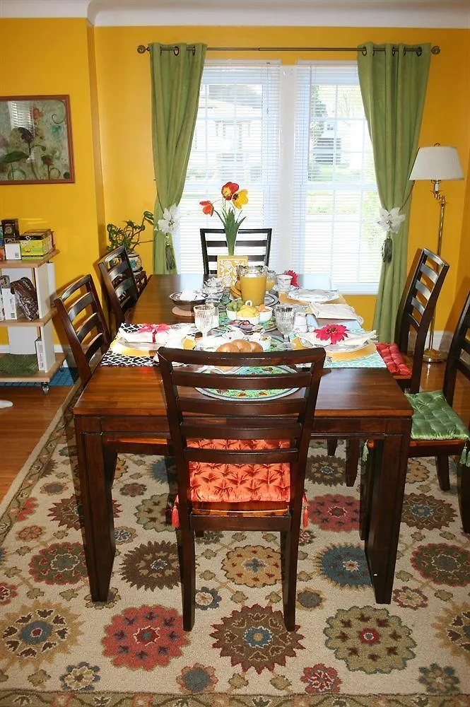 Bed & Breakfast Cozy House B&B Niagara Falls