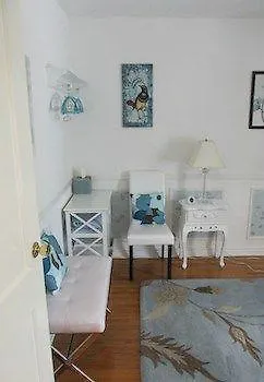 Cozy House B&B Niagara Falls