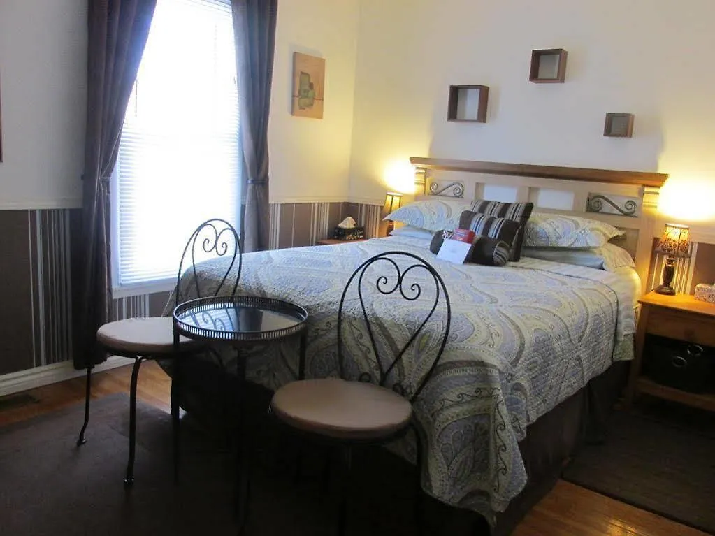 Bed & Breakfast Cozy House B&B Niagara Falls